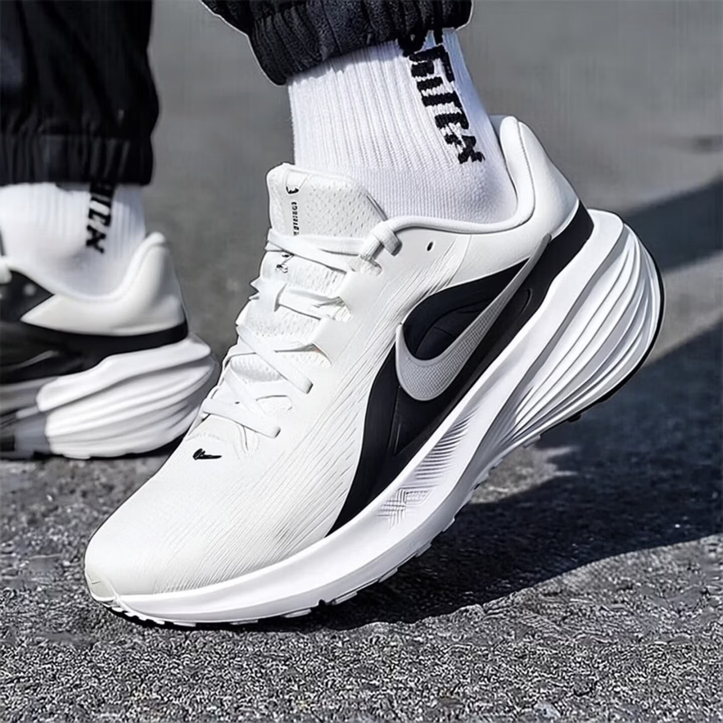 Lightweight Road Running Shoes - NIKE DOWNSHIFTER 14 Zapatillas de Running