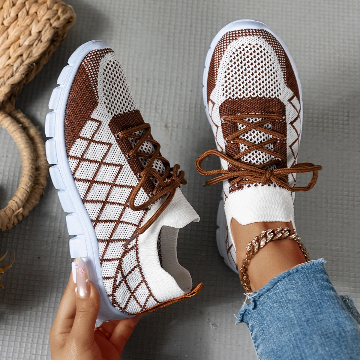 Zapatillas de deporte de punto - Knit Fabric Lace Up Sneakers reseña y precio